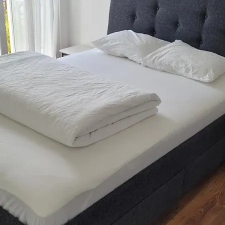 Comfy Room Near Metro & Airport-2